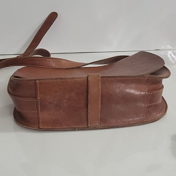 Lucky Brand The Point Leather Saddle Bag - Picture 6 of 12